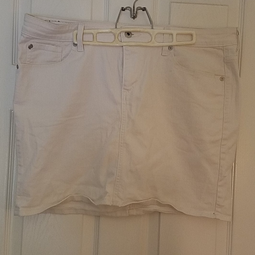 Denizen by Levi's White Denim Skirt Size 18
